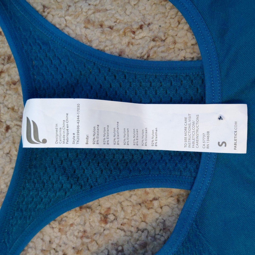 New Fabletics Workout Tank - Picture 2 of 7